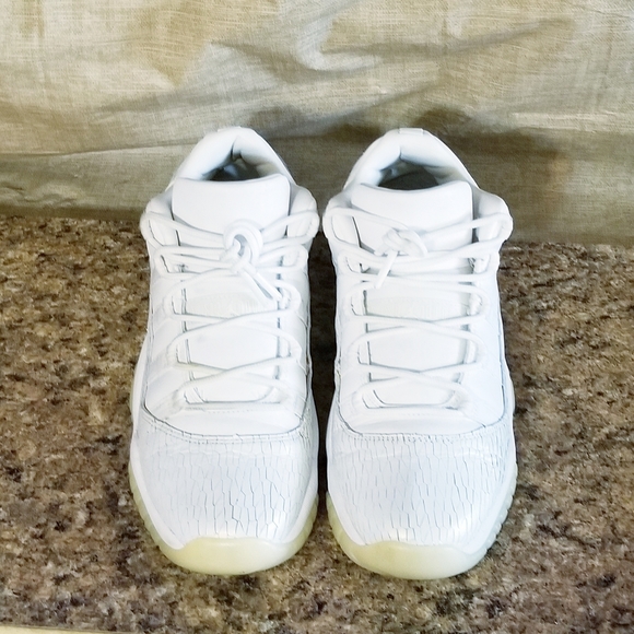 Air Jordan 11 Retro Low Premium GS Heiress 'Frost White' 897331 100 - Picture 3 of 7